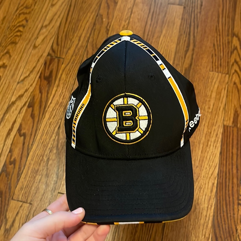 Fitted Boston Bruins hat